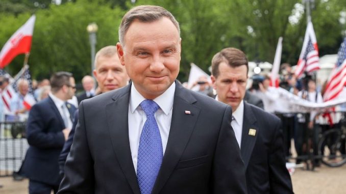 Między wielkością a śmiesznością