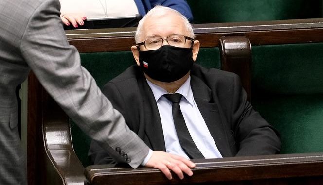 gf-474Y-mzeE-bvLZ_tak-zaczynal-jaroslaw-kaczynski-kariera-prezesa-pis-664x442-nocrop Dzień sądu Kaczyńskiego