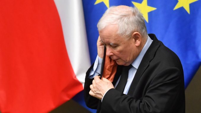 "Kaczyński szykuje się na starcie z USA i Unią". Nie chce ustąpić ws. "lex TVN" i Izby Dyscyplinarnej "Kaczyński szykuje się na starcie z USA i Unią". Nie chce ustąpić ws. "lex TVN" i Izby Dyscyplinarnej