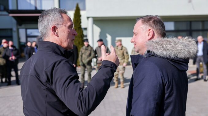 Płk Macgregor: Stoltenberg Interweniował, by Polska nie udostępniała lotnisk Ukraińcom