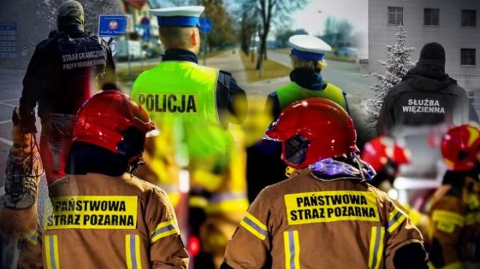 Mundurowi "wzmacniają protest". Chcą m.in. modernizacyjnych podwyżek niezależny dziennik polityczny