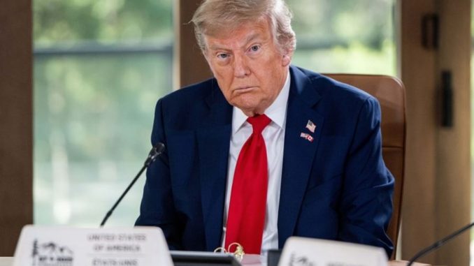 Co planują Amerykanie? Nagła decyzja Trumpa o powrocie do kraju niezależny dziennik polityczny