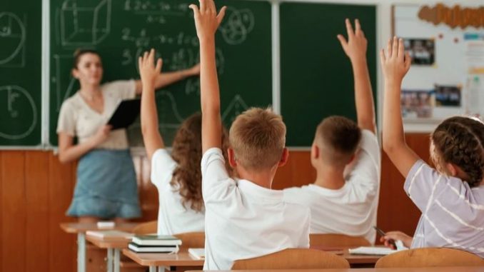 Ukraiński drugim językiem w polskich szkołach? MEN rozmawiało z ukraińską delegacją o nauczaniu i egzaminie ósmoklasisty niezależny dziennik polityczny