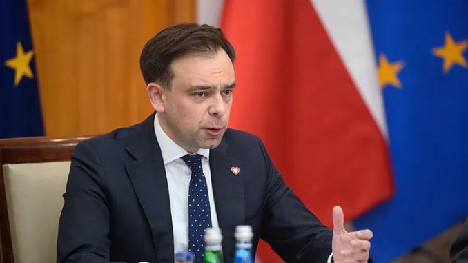 Rezerwa w ogniu. Minister zaskakuje nowym podatkiem dla banków niezależny dziennik polityczny