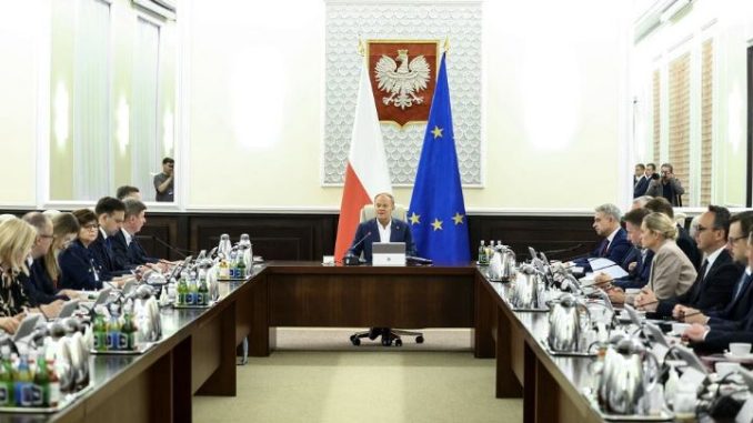 "Gnijący" rząd Donalda Tuska. "Należy z tego wyciągnąć wnioski" niezależny dziennik polityczny