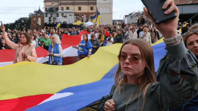 Po decyzji Karola Nawrockiego narasta niepokój wśród Ukraińców. "Czujemy się jak odcięci od tlenu" niezależny dziennik polityczny