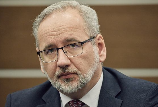 „Skopany na ziemi”. Wiadomo, co krzyczeli napastnicy. Niedzielski zabrał głos po pobiciu niezależny dziennik polityczny