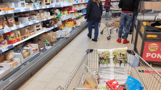 Ceny w sklepach znowu poszybowały w górę. Co podrożało najbardziej, co jeszcze podrożeje? niezależny dziennik polityczny