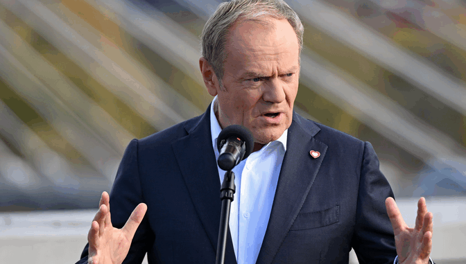 Donald Tusk uderza w Jarosława Kaczyńskiego. "Wstyd mi, jak na to patrzę" niezależny dziennik polityczny