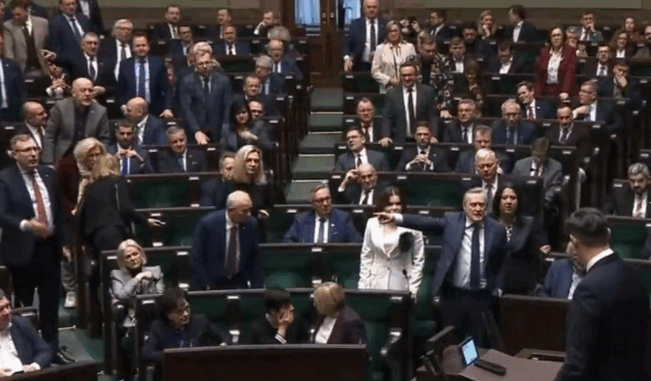 niezależny dziennik polityczny