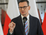„Oczywiście, że pojechał na ferie!”. Morawiecki kpi z Tuska