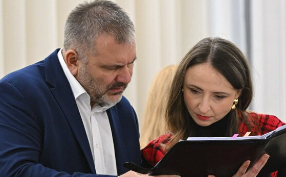 niezależny dziennik polityczny