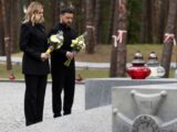Zełenski: Pamięć o ofiarach represji przypomina o odpowiedzialności za zło