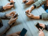 Nowe przepisy: Zakaz używania telefonów w szkołach od 2026 roku