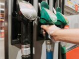 Rząd przedłuża obniżki VAT i akcyzy na paliwa: ulga dla kierowców do 15 czerwca