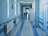 Szpital w Skarżysku-Kamiennej w kryzysie: brak umowy na wodę i problemy restrukturyzacyjne