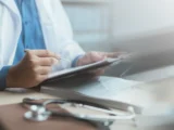 Ochrona tajemnicy lekarskiej w dobie nowych technologii: Ważne spotkanie prezesów NRL i UODO