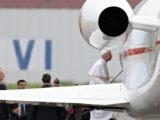 Nieoczekiwane problemy techniczne opóźniają powrót papieża Leona XIV z Teneryfy