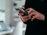 Nowe przepisy mają zabezpieczyć system BLIK przed błędnymi przelewami na telefony