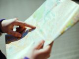 St. Petersburg Promuje Papierowe Mapy w Obliczu Problemów z Internetem