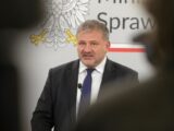 Rok Waldemara Żurka na stanowisku Ministra Sprawiedliwości: Polityczne wyzwania i realne sukcesy