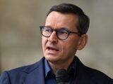 Kryzys w PiS: Odejście 30 posłów i przyszłość prawicy w rękach Morawieckiego