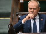 Niepewność wokół rządzącej koalicji – wyniki najnowszego sondażu