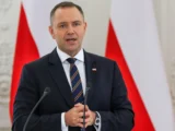 Kontrowersje wokół memu z Martą Nawrocką: decyzja prokuratury i podzielone opinie