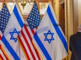 Izba Reprezentantów USA uchwala ogromny budżet obronny: Kontrowersje wokół współpracy z Izraelem