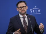 Polityczne napięcia w PiS: Kontrowersje wokół stowarzyszenia Morawieckiego
