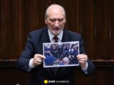 Macierewicz kontra policja: Kontrowersje wokół miesięcznicy smoleńskiej
