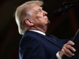 Afera w Białym Domu: Operator telepromptera zawieszony za zakłady na przemówienia Trumpa