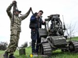 Ukraińska armia wykorzystuje drony do dostarczania robotów za linię frontu