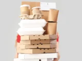 Unia Europejska wprowadza zmiany w opakowaniach: Nowe przepisy dla gastronomii i e-commerce