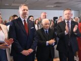 Polityka migracyjna PiS: Błędy Kaczyńskiego w obliczu radykalizmu