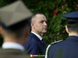 Prezydent Nawrocki ostrożnie krytykuje program SAFE podczas Święta Wojska Polskiego