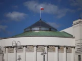 Sejm Debatuje nad Nowelizacją Ustawy o Alkoholizmie: Przyszłość Małpek w Polsce