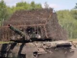 Czołgi jak z filmów postapokaliptycznych: nowoczesne rozwiązania ochronne na defiladzie Wojska Polskiego
