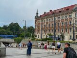 Kraków a masowa turystyka: Kto naprawdę zyskuje, a kto płaci?